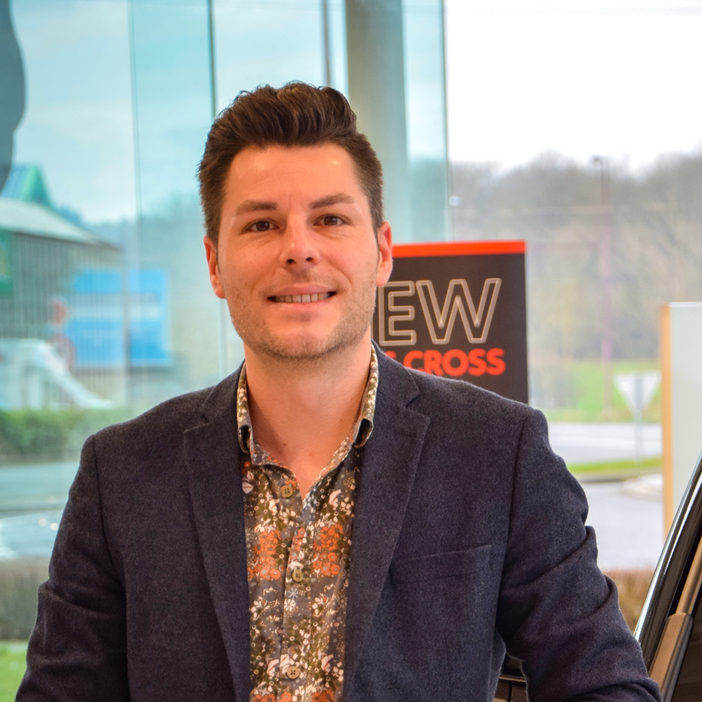 christopher_hachat-autoweb_toyota Christopher Hachat - Fleet Sales Manager Responsable Communication & Marketing | Auto W.E.B. Concession Toyota